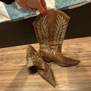 Brown cowgirl boots